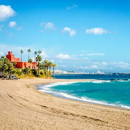 Precioso Apartamento Cerca De La Playa. Apartamento Benalmádena